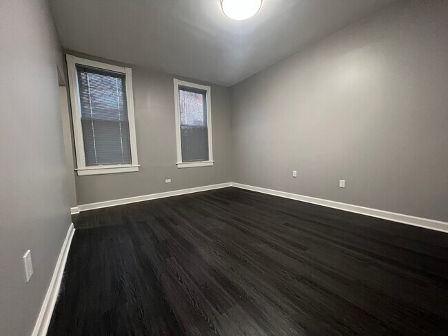 Foto del edificio - 2848 S Sawyer Ave