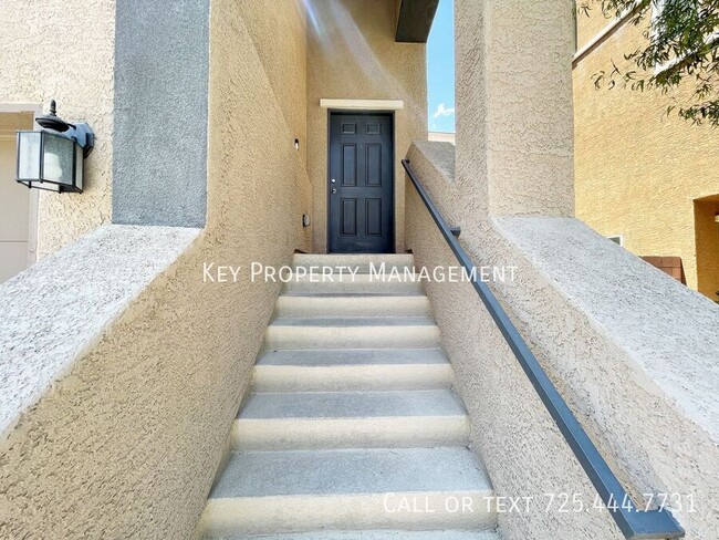 Foto del edificio - 3 STORY HOME WITH ROOFTOP DECK NEAR SUMMER...