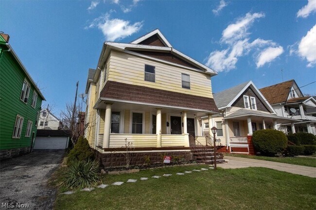 Building Photo - 11915 Browning Ave