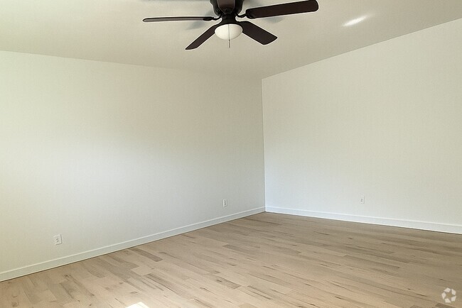 Building Photo - 2309 Muret St