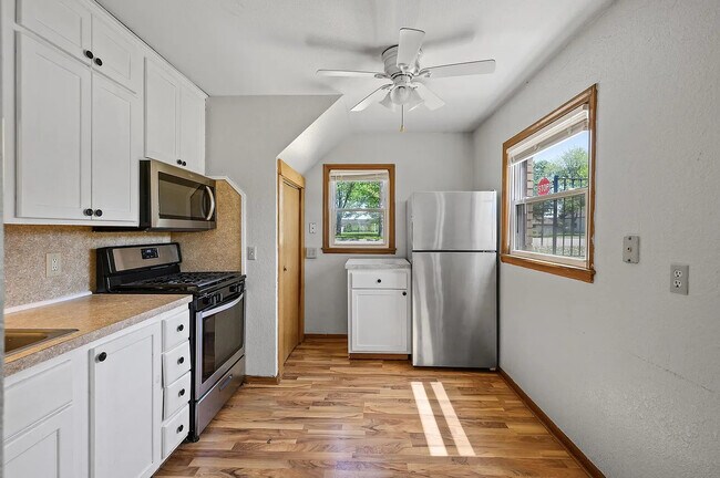 Foto del edificio - 611 2nd St SE