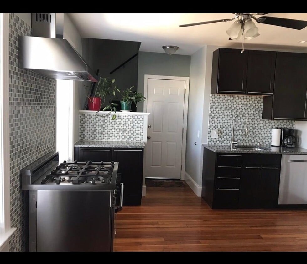 102 Waterman Ave Unit 2nd and 3rd floors, Cranston, RI 02910 102