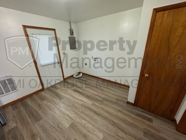 Foto del edificio - 2 Bed Single Level Apartment