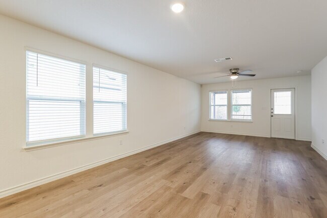 Building Photo - 10223 Monte Carmel Pl