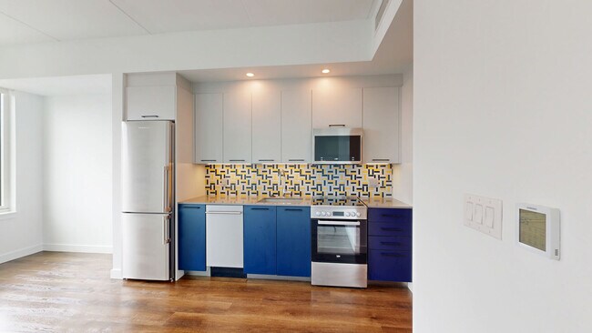 Interior Photo - Broadridge