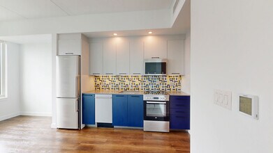 Interior Photo - Broadridge