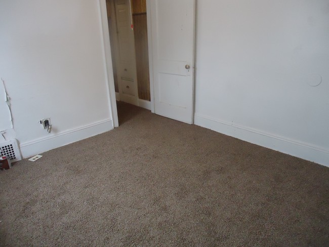 Building Photo - Cash Flow 4 Unit