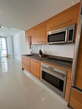 Building Photo - 495 Brickell Ave