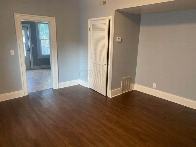 Building Photo - 484 E Columbus St