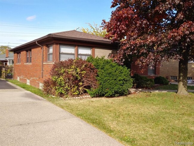 Foto del edificio - 16515 E 8 Mile Rd