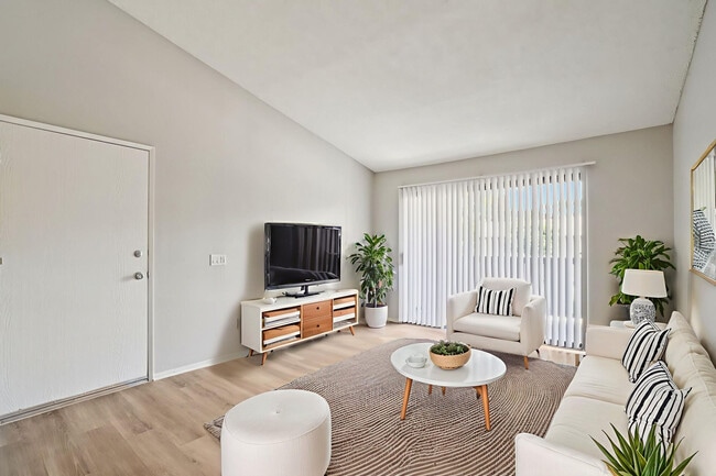 Foto del edificio - Hensley at Corona Pointe