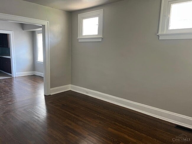 Building Photo - 1718 1st Ave