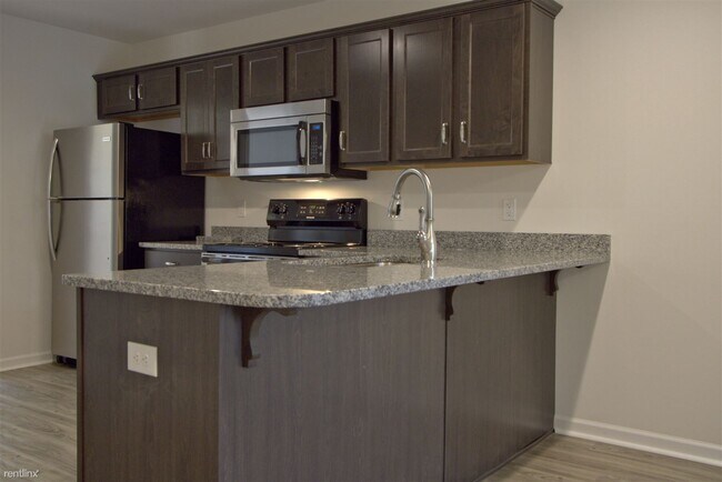 Foto del edificio - 2428 Old Forest Rd