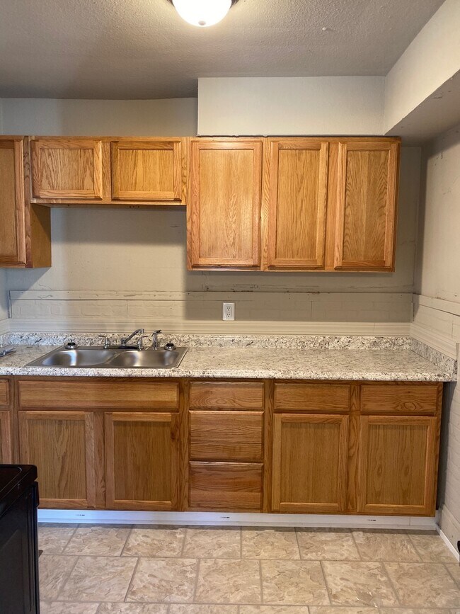 Building Photo - 2 Bedroom 1 Bath Duplex in Millington
