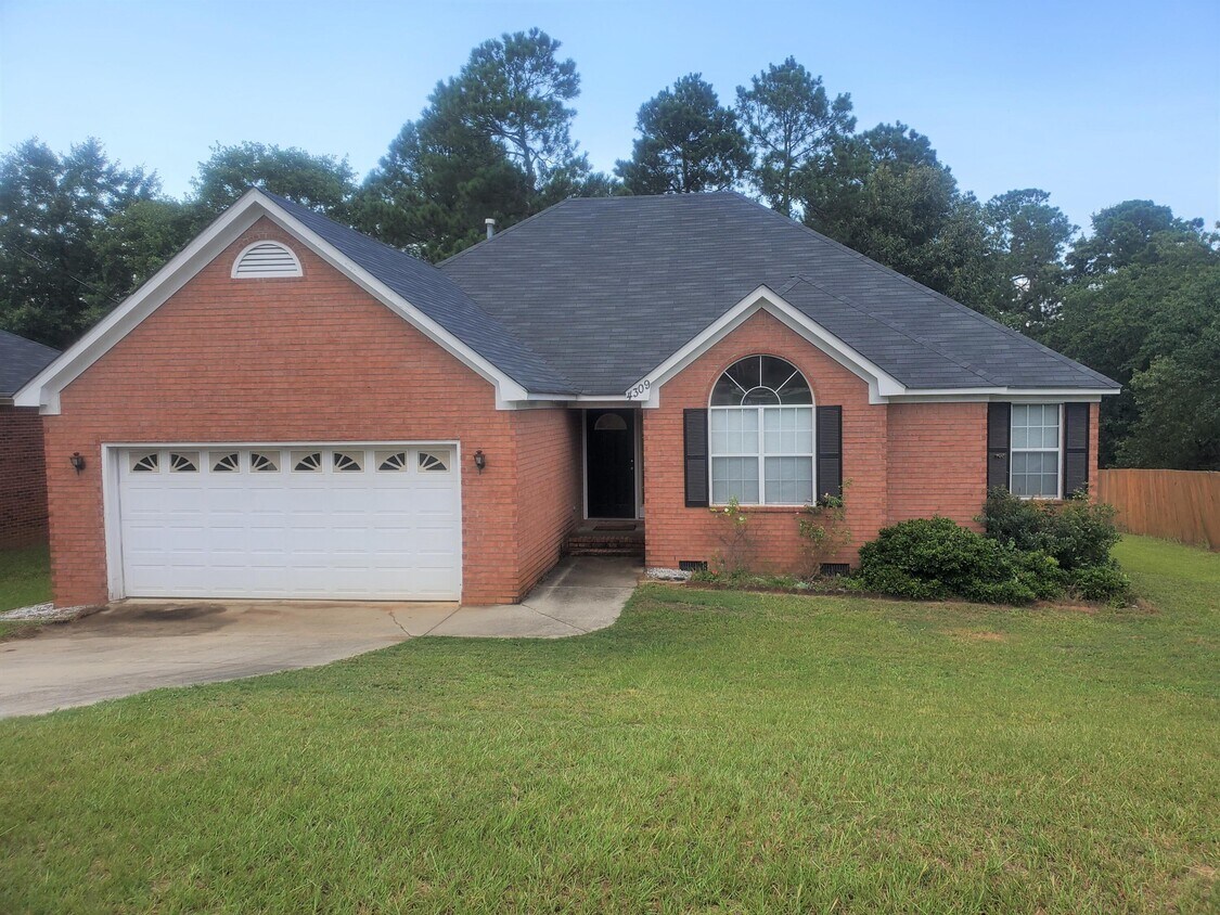Foto principal - 4309 Creekview Dr