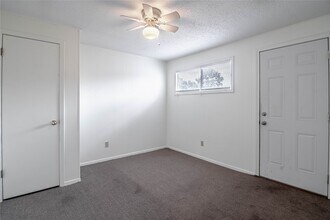 Building Photo - 137 Lee Ln