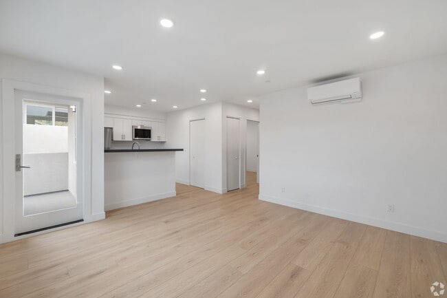 Interior Photo - The Gardens on Bancroft