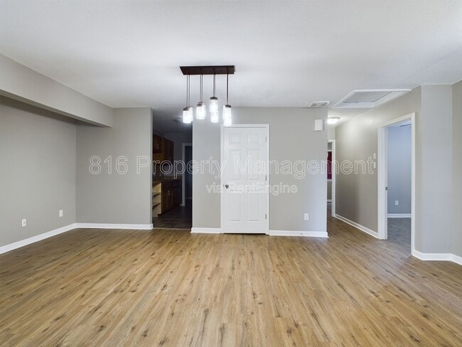 Building Photo - 3024 Flora Ave