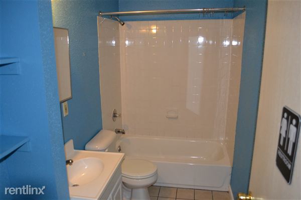 Primary Photo - 305 Emming St