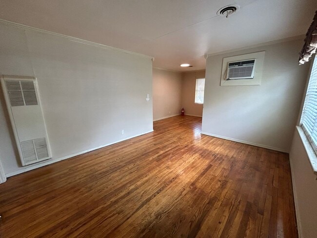Building Photo - Beautiful 2 Bedroom Home in Sunset Acres