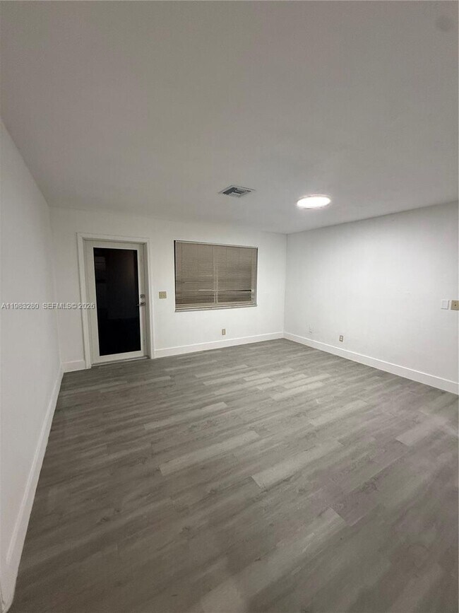 Foto del edificio - 1736 N 16th Ct