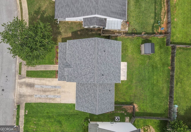Building Photo - 74 Roxbury Ln
