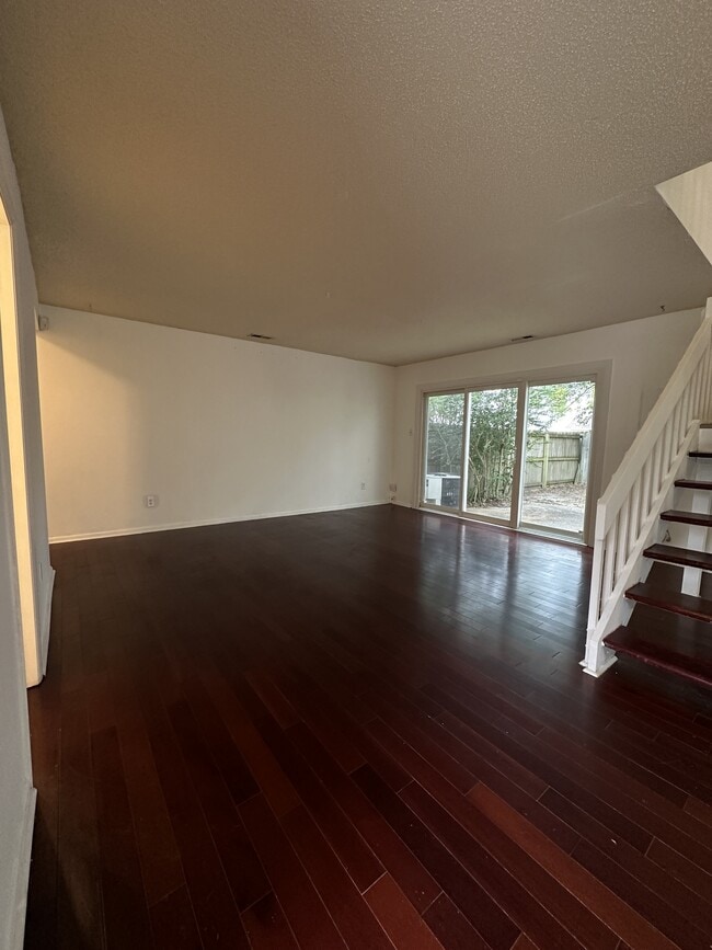 Photo - 819 Dryden St House