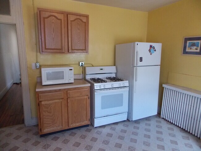 Kitchen - 901 Bayard St
