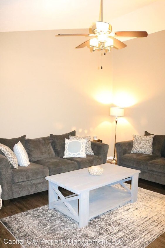 Foto principal - 3 br, 1 bath House - 44 Dieudonne Dr.