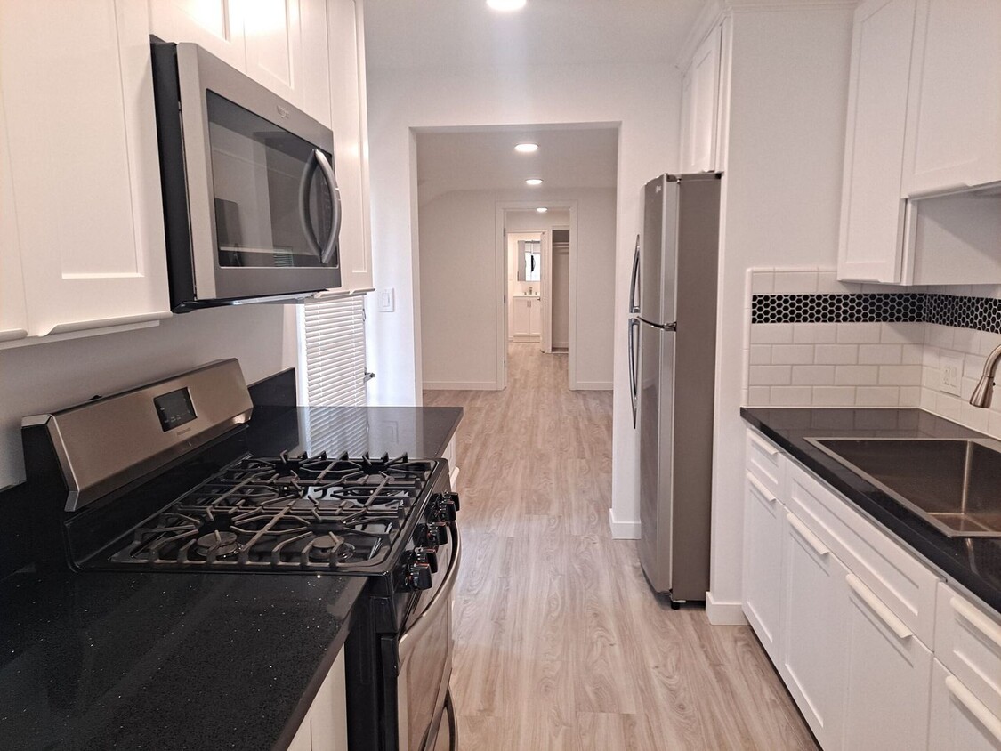 Primary Photo - 401-405 Westbourne St