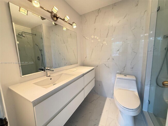 Building Photo - 16736 Hemingway Dr