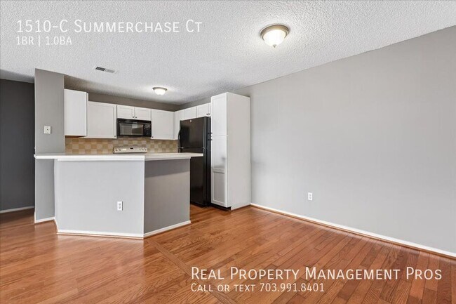 Foto del edificio - 1510-C Summerchase Ct-