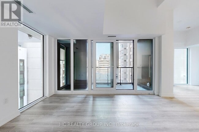 Photo du bâtiment - 608-238 SIMCOE St