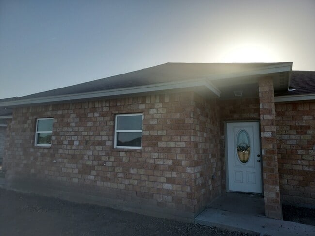 Building Photo - 308 Cantalupo Ln Building Photo - 308 Cantalupo Ln