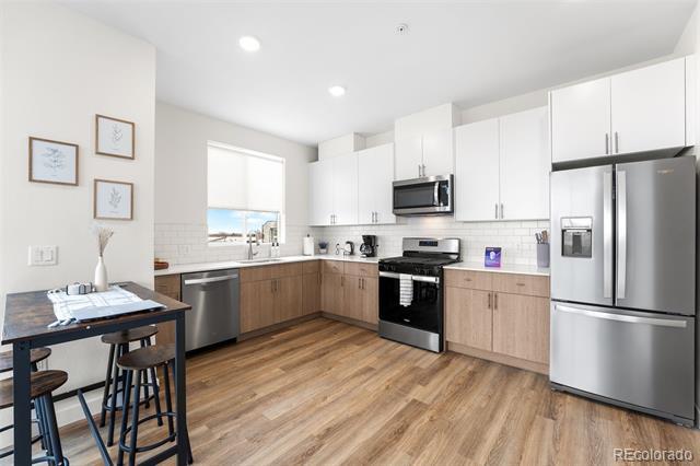 Primary Photo - 2876 W 53rd Ave