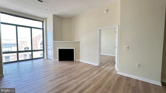 Building Photo - 851 N Glebe Rd