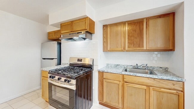 Foto del edificio - 174 Beacon Ave