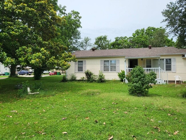 Front yard2 - 1100 Watson Ave