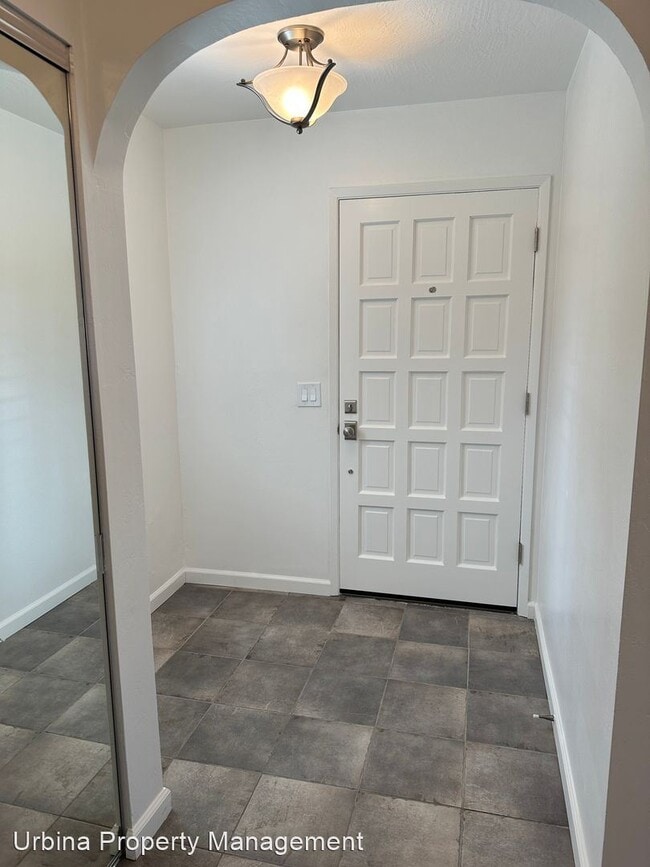 Building Photo - 3 br, 2 bath House - 810 Shady Oak Drive