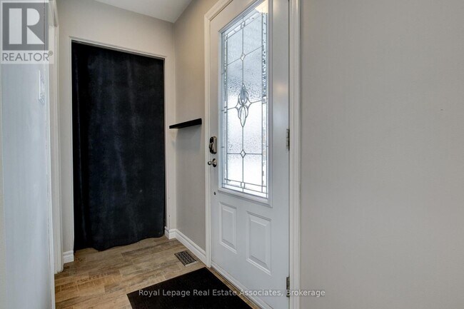 Building Photo - 45 Bond St