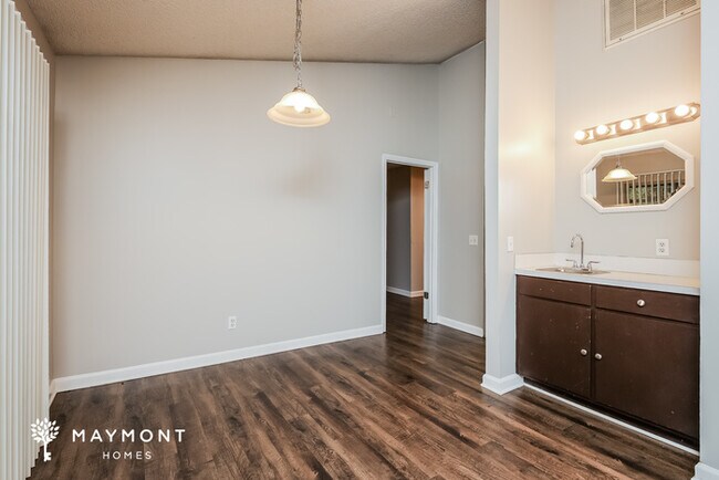 Building Photo - 258 Apache Dr