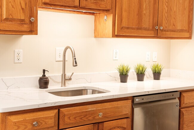 Kitchen - 6701 Glen Ave