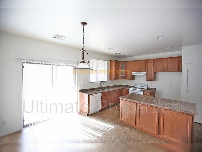 Building Photo - 9387 W Cordes Rd