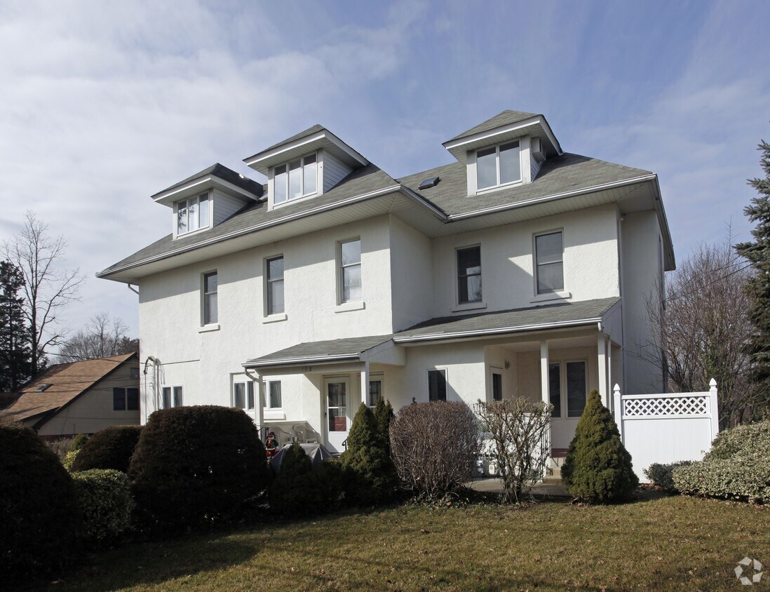 Primary Photo - 158 Anstice St