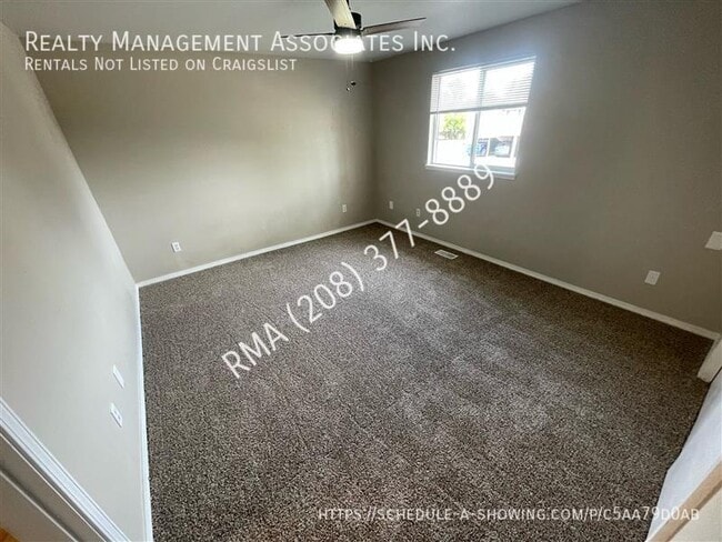 Building Photo - 1339 W Sandalwood Dr