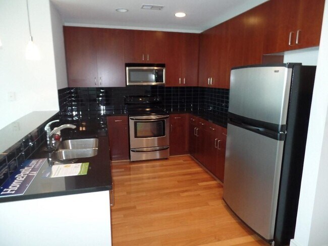 Foto del edificio - 950 W Peachtree St NW