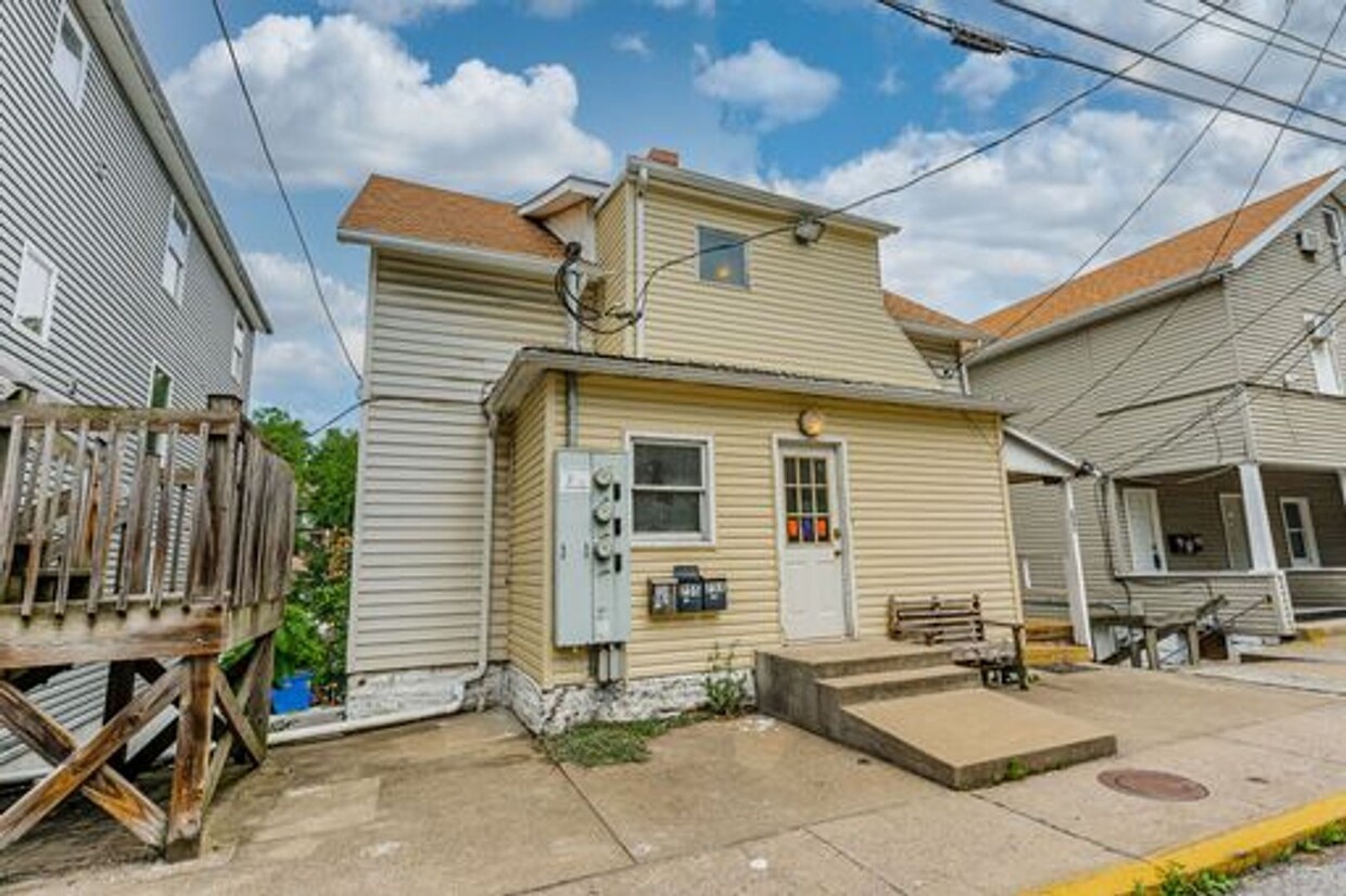Foto principal - 753/ 755/ 755.5 Garrison Ave