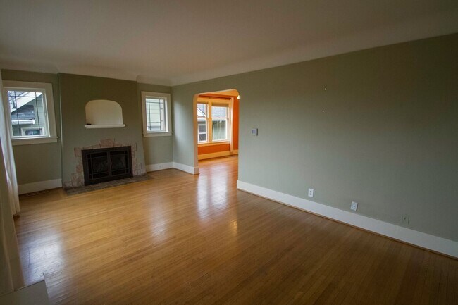 Foto del edificio - Beautiful Maple Leaf Home