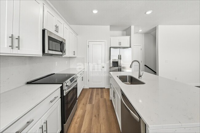 Building Photo - 1276 S Brixton Avenue