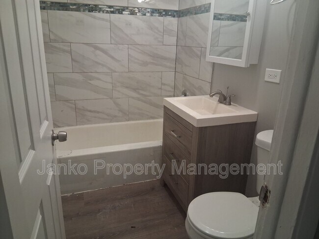 Foto del edificio - 392 W Hickory St